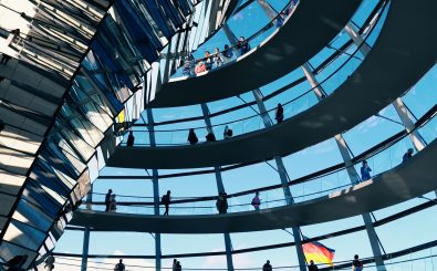 Lobbyismus ist nicht immer so transparent wie die Glaskuppel des Bundestages. Foto: Sven Przepiorka | unsplash