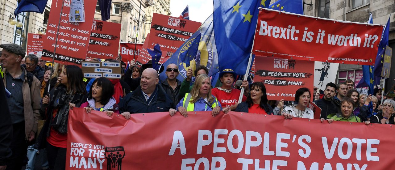 Am Wochenende demonstrierten zahlreiche Menschen für ein weiteres Brexit Referendum. Foto: Paul Ellis | AFP