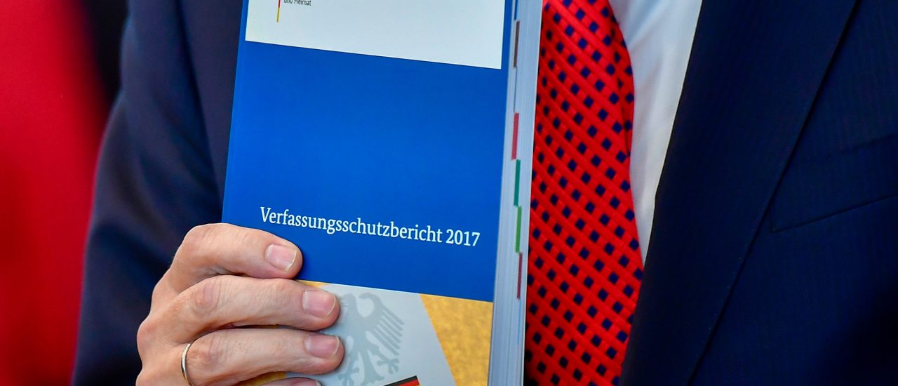 Der jährliche Verfassungsschutzbericht gibt einen Einblick in verfassungsfeindliche Bestrebungen. Foto: Tobias Schwarz | AFP