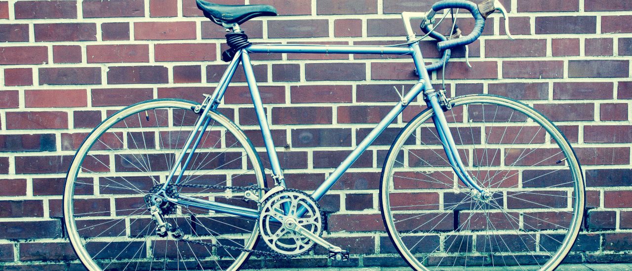 Schick und günstig: ein Vintage-Rennrad. Foto: Markus Spiske | pexels.com