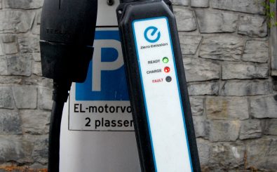 Eine Ladestation für E-Autos in Oslo. Foto: Pierre Henry Deshayes | AFP