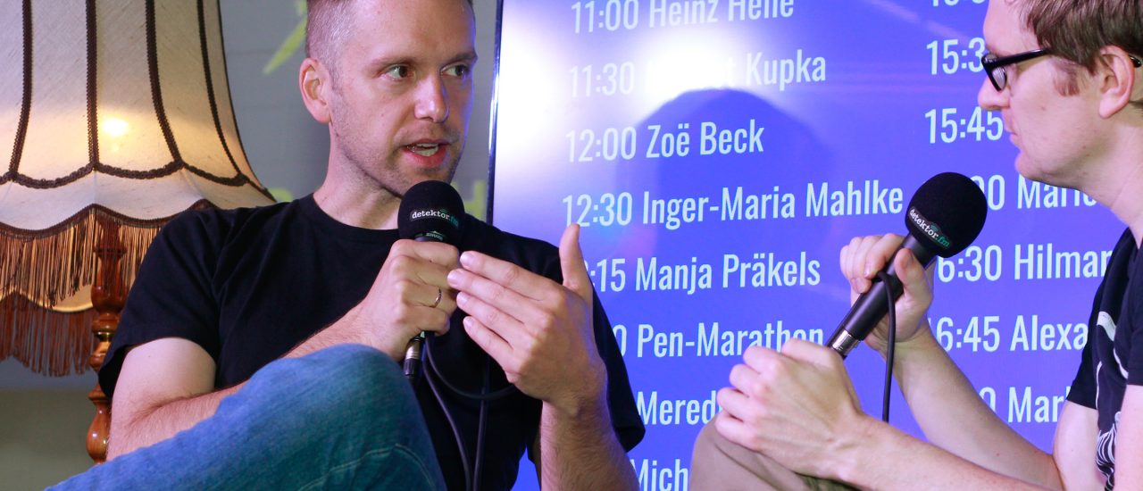 Heinz Helle im Gespräch auf der Frankfurter Buchmesse 2018. Foto: Kati Zubek | detektor.fm