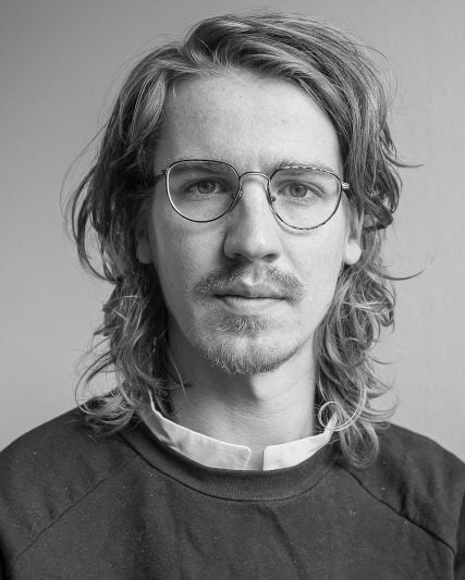Lukas Schepers - arbeitet als freier Autor und Journalist und ist Mitherausgeber des jungen Literaturmagazins „nous“.