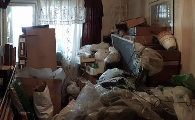 Wer seine Wohnung im Müll verkommen lässt, darf fristlos gekündigt werden. Foto: Evgeny Pylayev | shutterstock