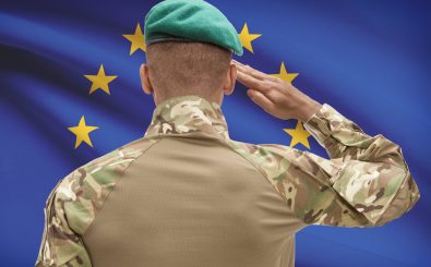 Bleibt wohl erstmal eine Bildmontage: EU-Soldaten. Foto: Nyazz | shutterstock.com