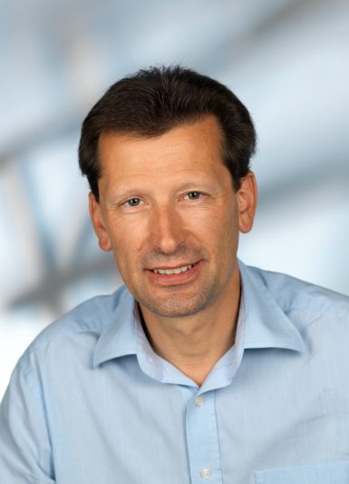 Prof. Dr. Ludwig Huber - ist Leiter der vergleichenden Kognitionsforschung am Messerli Institut der Vetmed Uni in Wien.