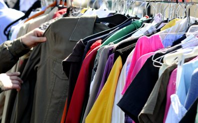 „Eine Frage der Würde“ und Wirtschaftspolitik: Seit diesem Jahr gibt es in Ruanda ein Importverbot auf Secondhand-Kleidung. Foto: taboga | Shutterstock