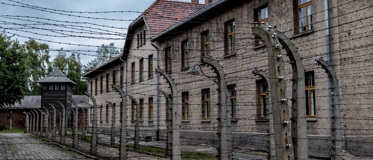 Die Gedenkstätte Auschwitz-Birkenau ist heute staatliches Museum zum Gedenken an die Opfer des Nationalsozialismus. Foto: FrankShot | Shutterstock