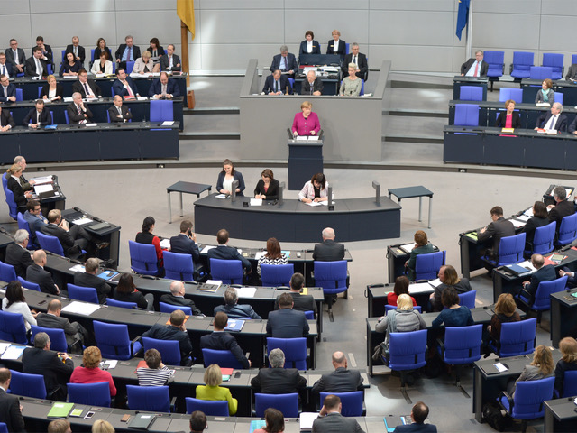 Auch die persönlichen Daten von vielen Mitgliedern des Bundestags kursieren gerade im Internet. Foto: Spreefoto | shutterstock