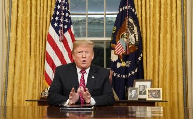 Donald Trump im Oval Office bei seiner Rede an die Nation. Foto: Carlos Barria | AFP