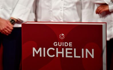 Der Guide-Michelin gilt als der Oscar unter den Gourmetkennern. Und trotzdem geben einige Sterneköche ihre Sterne freiwillig zurück. Foto: Tobias Schwarz | AFP