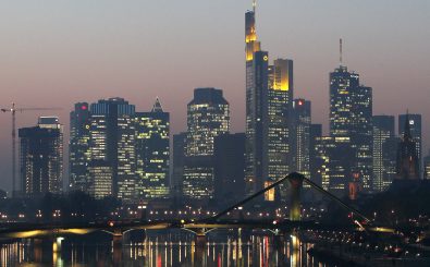Der Finanzsektor in Frankfurt. Noch liegen wenige hundert Meter zwischen den Hauptzentralen der größten Privatbanken Deutschlands. Foto: Amelie Querfurth | AFP