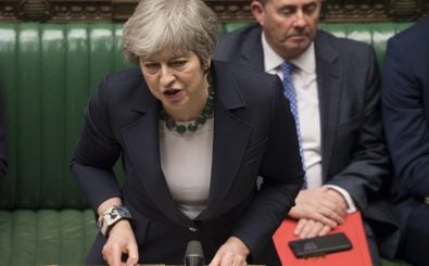 Diese Woche hat Theresa May das Parlament gleich drei Mal abstimmen lassen. Jetzt muss sie um eine Fristverlängerung bei der EU kämpfen. Foto: Mark Duffy | AFP