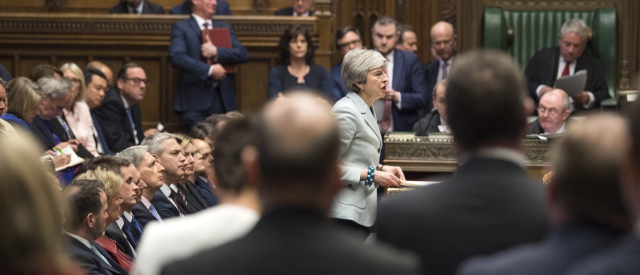 Um ihren ursprünglichen Brexit-Deal zu retten, hat Premierministerin Theresa May ihren Rücktritt angeboten. Foto: Mark Duffy | AFP