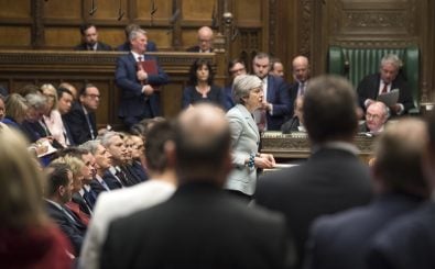 Um ihren ursprünglichen Brexit-Deal zu retten, hat Premierministerin Theresa May ihren Rücktritt angeboten. Foto: Mark Duffy | AFP