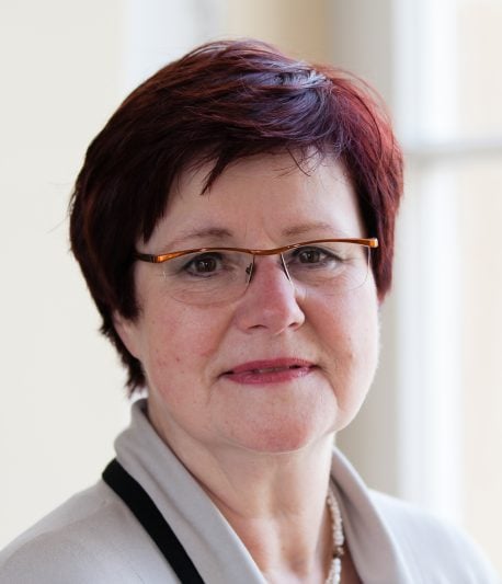 Ute Mackenstedt - ist Leiterin des Fachgebiets Parasitologie an der Universität Hohenheim.