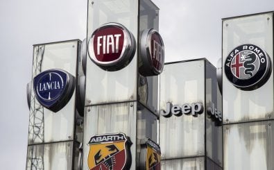 Die Autokonzerne Fiat Chrysler und Renault prüfen eine Fusion. Foto: Marco Bertorello | AFP