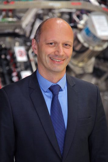 Thomas Klinger - ist Leiter des Bereichs "Stellarator-Dynamik und -Transport" am Max-Planck-Institut für Plasmaphysik.
