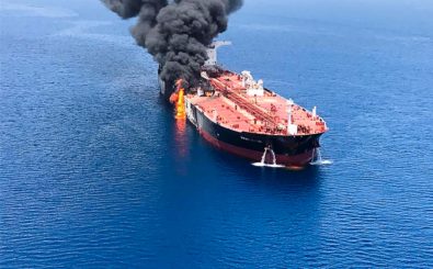 Mitte Juni sind mehrere Öltanker im Golf von Oman beschossen worden. Mehrere Staaten beschuldigen den Iran, der weist alles von sich. Foto: ISNA / AFP