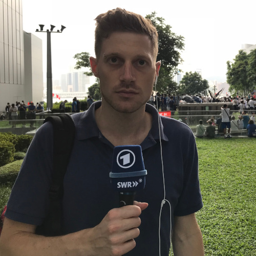 Markus Pfalzgraf - berichtet für die ARD live aus Hongkong.