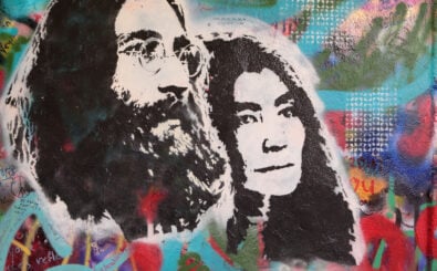 Das Paar Yoko Ono und John Lennon wird in der Popkultur immer wieder aufgegriffen, hier in einem Graffiti in Prag. Foto: emka74 | shutterstock.com