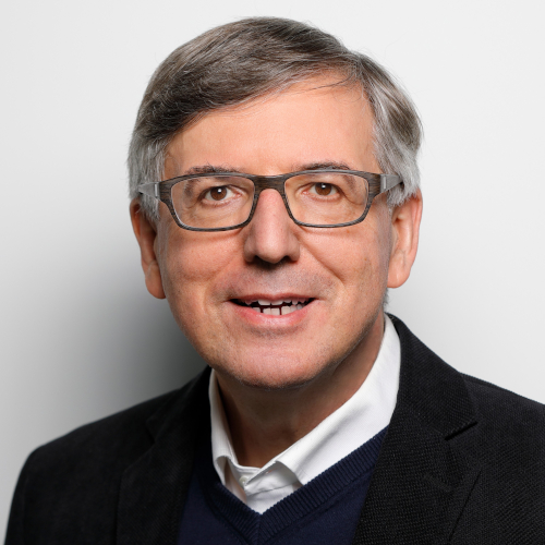 Peter Höfflin  - ist Professor für Soziologie und empirische Sozialforschung an der Evangelischen Hochschule Ludwigsburg. 
