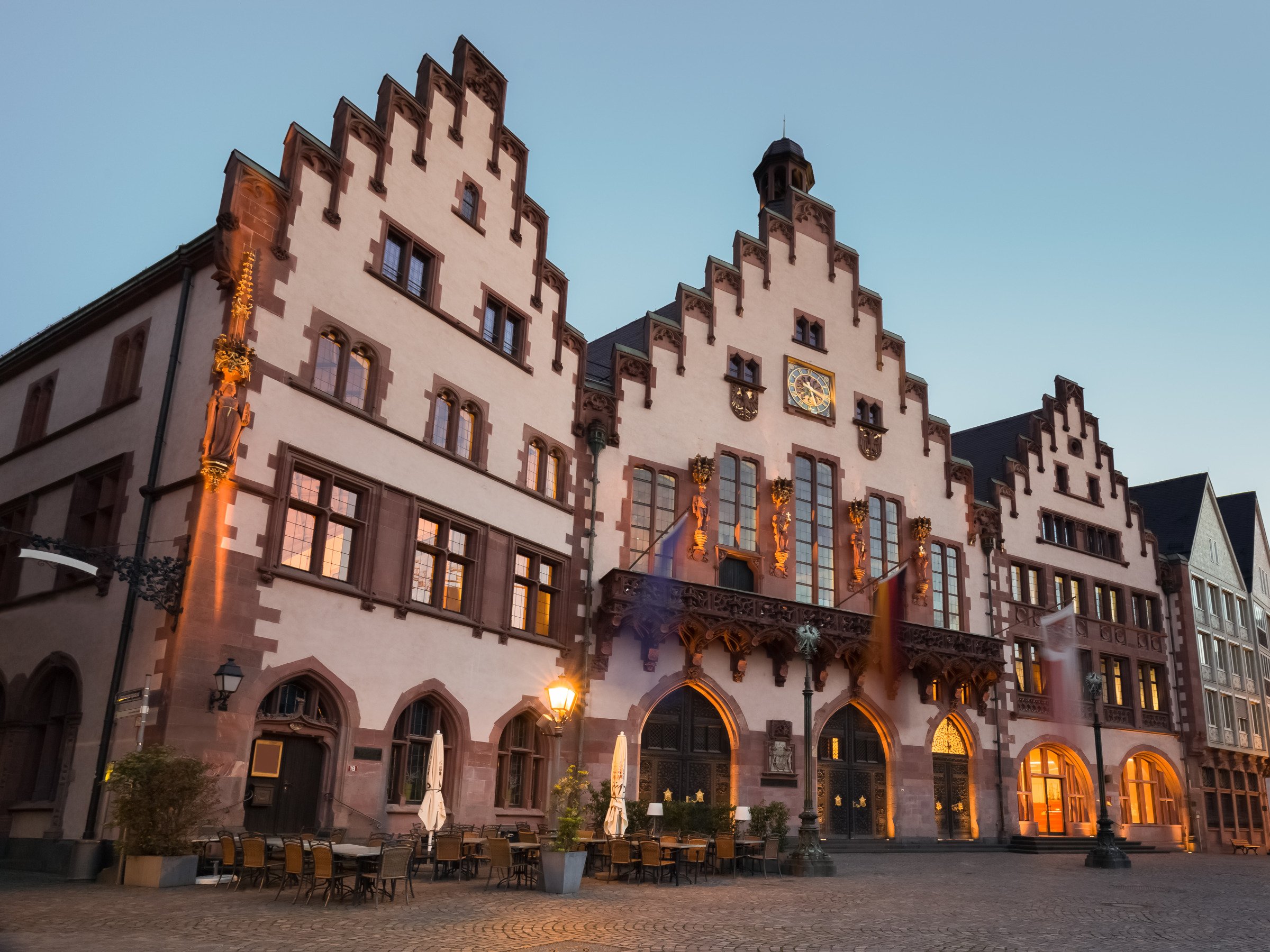 Stadtgespräch | Streit um Arena in Frankfurt - Wer zuerst ...