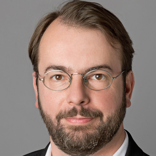 Matthias Alexander - ist Ressortleiter des Regionalteils der Frankfurter Allgemeinen Zeitung. 