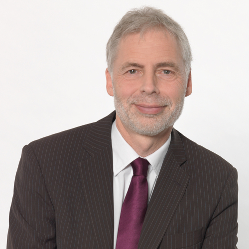 Lutz Bellmann - ist Inhaber des Lehrstuhls für Volkswirtschaftslehre an der Friedrich-Alexander-Universität Erlangen-Nürnberg.
