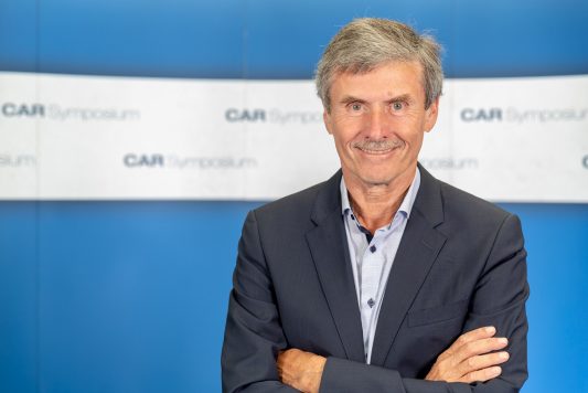 Ferdinand Dudenhöffer - ist Professor für Automobilwirtschaft an der Universität Duisburg-Essen