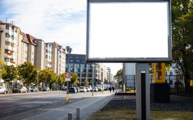 Wie viel die Stadt Berlin mit digitaler Werbung verdient, bleibt erstmal geheim. Foto: rawf8 | shutterstock
