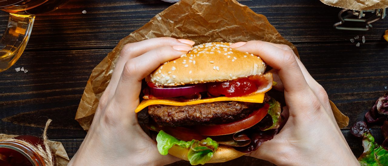 Ein Burger, der auch Fleischesser überzeugt? Foto: Fedorovacz | shutterstock.com