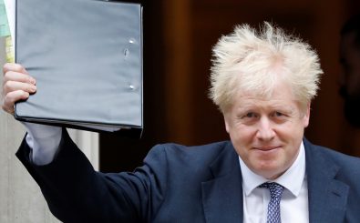 Der britische Premierminister Johnson am Mittwoch auf dem Weg ins Unterhaus. Die Anhörung zum Brexit-Deal mit der EU scheiterte. 