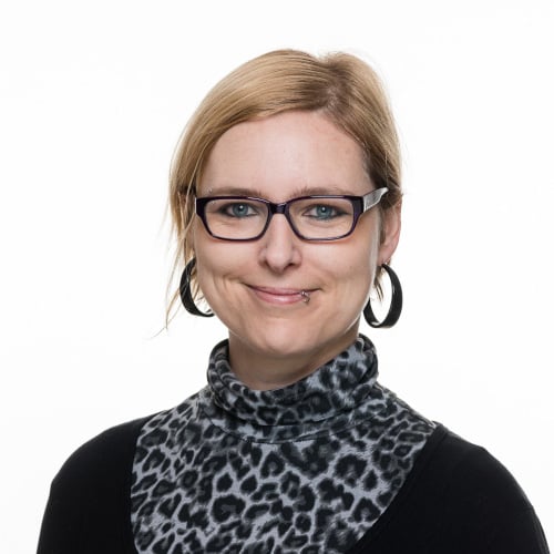 Judith Götz  - forscht und arbeitet in Wien unter anderem zu Geschlechterrollen im Rechtsextremismus.