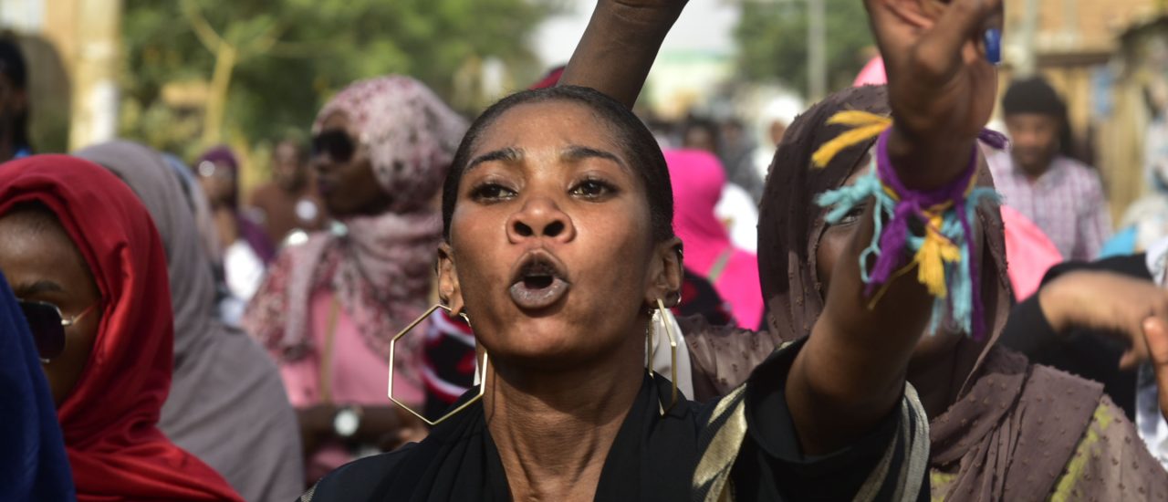 Die vielen Proteste auf dem afrikanischen Kontinent haben eines gemeinsam: Die junge Generation protestiert gegen die alte Elite. Foto: Ahmed Mustafa I AFP