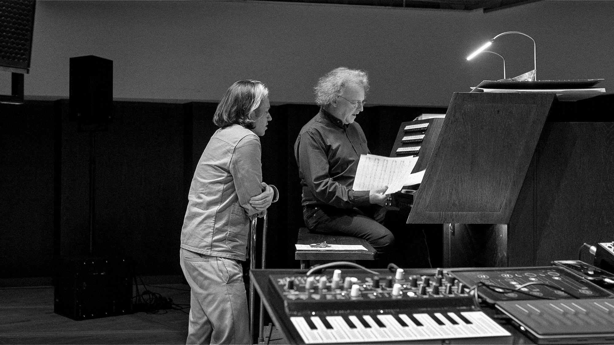 Saitenwechsel | P. A. Hülsenbeck mit Organist Michael Schönheit - Elektronik und Orgel fließen zusammen