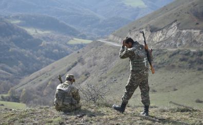 Reservists keep watch in the Shusha region on October 31, 2020, amid the ongoing military conflict between Armenia and Azerbaijan over the breakaway region of Nagorno-Karabakh. (Photo by Karen MINASYAN / AFP)