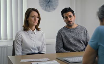 WHAT WE WANTED (L to R) LAVINIA WILSON as ALICE and ELYAS M’BAREK as NIKLAS in WHAT WE WANTED. Cr. COURTESY OF NETFLIX © 2020