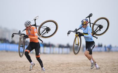 Dutch Mathieu Van Der Poel and Belgian Wout Van Aert run at the start of the men’s elite race at the UCI Cyclocross World Championships, in Oostende on January 31, 2021. (Photo by DAVID STOCKMAN / Belga / AFP) / Belgium OUT