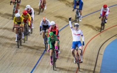 British Emily Nelson (R) celebrates after winning the women’s scratch final at the European track cycling championship in Apeldoorn, on October 16, 2019. (Photo by Vincent Jannink / ANP / AFP) / Netherlands OUT