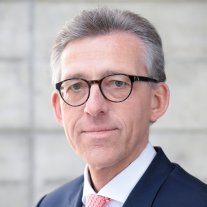 Stephan Paul, Inhaber des Lehrstuhls für Finanzierung und Kreditwirtschaft an der Ruhr-Universität Bochum
