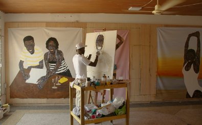 Foto: Amoako Boafo in seinem Atelier in Accra / Ghana. (© Monopol)