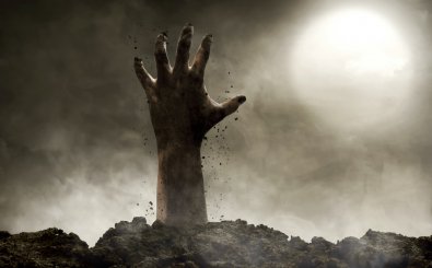 Zombie hand. Bild: FOTOKITA / Shutterstock.com