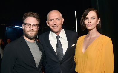 Seth Rogen, Lionsgate Chairman Motion Picture Group Joe Drake and Charlize Theron at CinemaCon 2019 Lionsgate Invites You to An Exclusive Presentation and Screening of ?Long Shot? at The Colosseum at Caesars Palace during CinemaCon, the official convention of the National Association of Theatre Owners, on April 4, 2019 in Las Vegas, Nevada. (Photo by Alberto E. Rodriguez / GETTY IMAGES NORTH AMERICA / AFP)