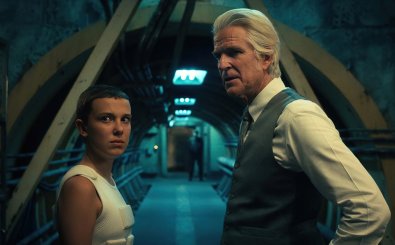 STRANGER THINGS. (L to R) Millie Bobby Brown as Eleven and Matthew Modine as Dr. Martin Brenner in STRANGER THINGS. Cr. Courtesy of Netflix © 20