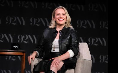 NEW YORK, NEW YORK – SEPTEMBER 23: Elisabeth Moss speaks onstage during „The Handmaid’s Tale“ – Elisabeth Moss In Conversation With Josh Horowitz at 92NY on September 23, 2022 in New York City.   Dia Dipasupil/Getty Images/AFP (Photo by Dia Dipasupil / GETTY IMAGES NORTH AMERICA / Getty Images via AFP)
