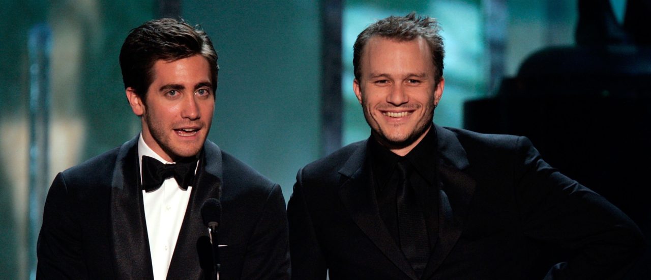 LOS ANGELES, CA – JANUARY 29:  Actor Jake Gyllenhaal and Heath Ledger speak onstage during the 12th Annual Screen Actors Guild Awards held at the Shrine Auditorium on January 29, 2006 in Los Angeles, California.  (Photo by Kevin Winter/Getty Images) *** Local Caption *** Jake Gyllenhaal;Heath Ledger