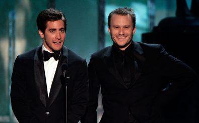 LOS ANGELES, CA – JANUARY 29:  Actor Jake Gyllenhaal and Heath Ledger speak onstage during the 12th Annual Screen Actors Guild Awards held at the Shrine Auditorium on January 29, 2006 in Los Angeles, California.  (Photo by Kevin Winter/Getty Images) *** Local Caption *** Jake Gyllenhaal;Heath Ledger