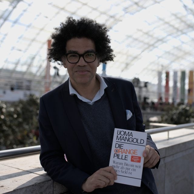 Ijoma Mangol, Autor und Journalist