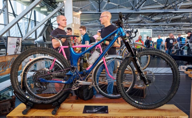 Räder anschauen und drüber sprechen: Bespoked 2024 in Dresden. Foto: Robert Krügel